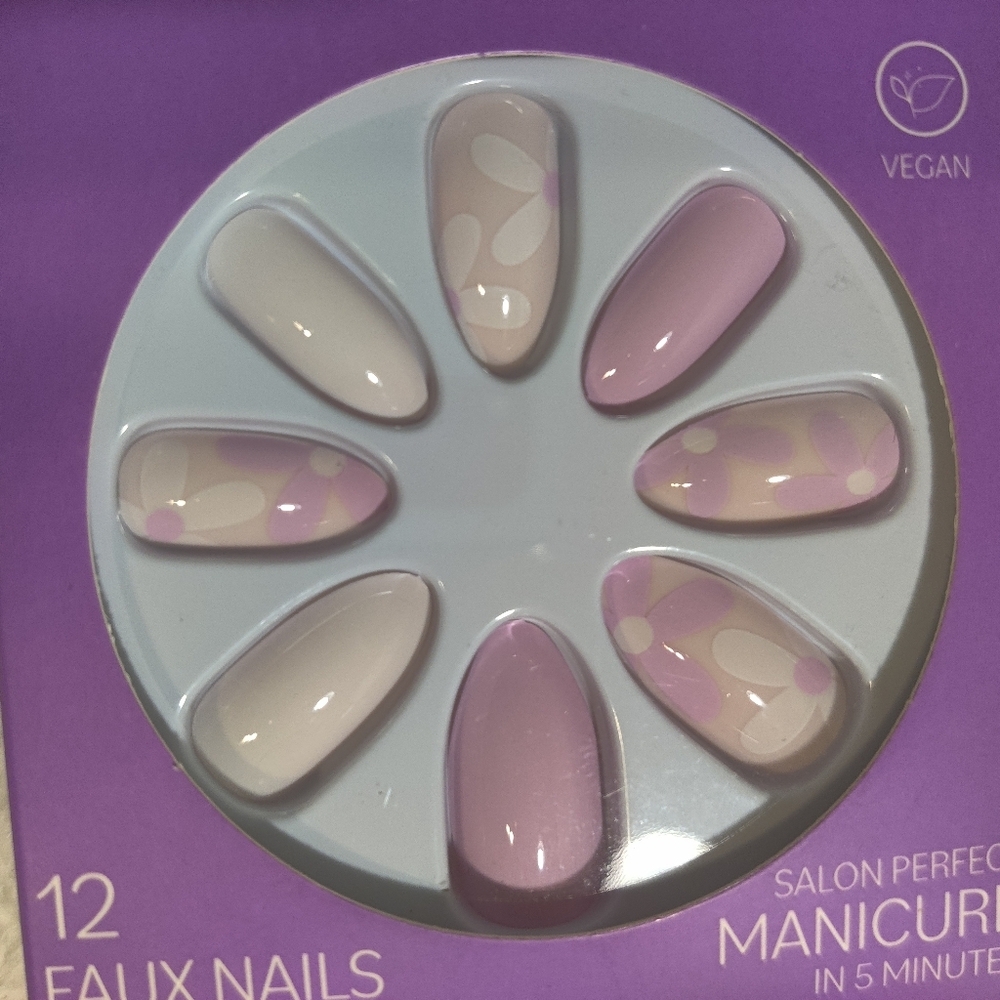 Faux Nails Lot of 5 French Tip & Floral Vegan New Pretty Woman Press On Almond - Picture 5 of 8